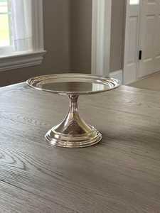 Présentoir de desserts à cupcakes en métal de qualité Best5 avec plateaux décoratifs et design artistique pour un style d'événement élégant - Product Image 3