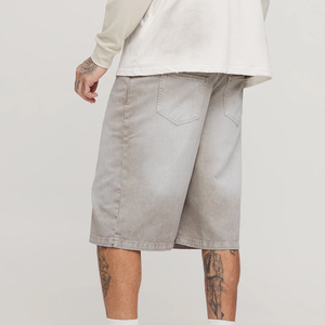 กางเกงยีนส์ขาสั้นผู้ชายปักโลโก้ตามสั่ง มีกระเป๋าและกระดุม ราคาขายส่ง บริการ OEM ปรับขนาดได้ ผ้าระบายอากาศ สวมใส่สบาย - Product Image 4