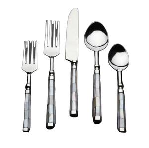 Ensemble de couverts en nacre au design unique, ensemble de couverts pour mariage, couverts en argent, ustensiles de table, couverts de service, vaisselle - Product Image 1