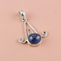 Pendentif en pierre précieuse de tanzanite naturelle en argent sterling 925 fait à la main Style religieux or fin exporté fabricant de pierres précieuses en argent