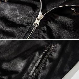 Vente en gros de veste en satin brodé de luxe tissu brillant de qualité supérieure design et logo personnalisés commandes OEM en vrac quantité minimale de commande de bienvenue 30 pièces - Product Image 3