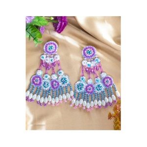 Exportateur indien Boucles d'oreilles en perles ethniques avec motifs géométriques pour femmes Bijoux traditionnels faits à la main pour prix d'exportation - Product Image 4