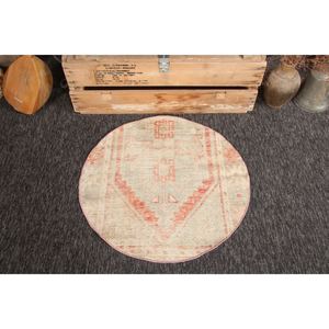 Alfombra Turca de 2.6x2.6 pies, Alfombra Redonda Vintage, Alfombra Geométrica Beige y Roja - Product Image 1