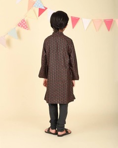 Ropa étnica fusión formal para niños con toque tradicional para reuniones - Product Image 4