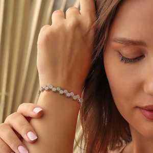 Bracelet en argent sterling 925 avec motif nid d'abeille et sertissage de diamants, élégant bracelet en diamant - Product Image 2