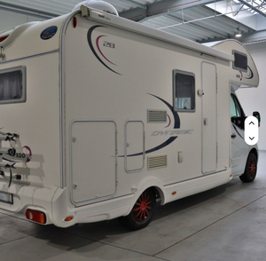 Autocaravana de Lujo A-L-C-O-V-E-S Usada a Precio Accesible, Modelo 2013 XGO D-y-n-a-m-i-c 28 Blanca, para 4-6 Personas, Emisión Euro 4 - Product Image 3