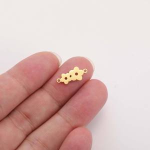 Breloques florales double quadrilobe faites à la main en argent sterling Pendentif personnalisable pour la fabrication de bijoux - Product Image 1