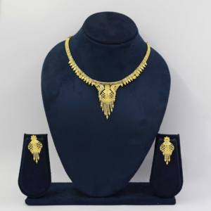 Venta al por mayor de collares cortos chapados en oro de 14K 18K 24K de moda, collares de formación rellenos de oro de latón, conjunto de joyas de diseño tradicional. - Product Image 2