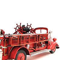 Camion de pompiers rouge Ford vintage 1938, modèle artisanal en bois peint et personnalisé, sur pied, objet de collection, décoration OMH