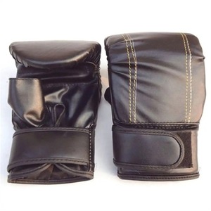 Cómodos guantes de boxeo rojos y negros para hombre, guantes de entrenamiento de cuero PU para adultos para artes marciales - Product Image 4