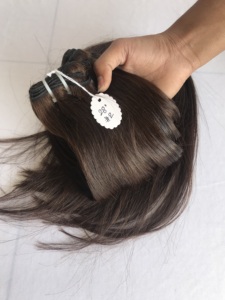 Extensions brutes de qualité supérieure de 28 '', 100% humains, vison cambodgien, temple indien, vierge, droite, 12 donneurs uniques, couleur du vendeur indien - Product Image 5