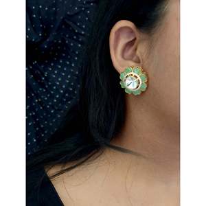 ต่างหูดอกไม้ทำด้วยมือเคลือบสีเขียวและหินคริสตัลเป็นศูนย์กลางเครื่องประดับที่สง่างามสำหรับผู้หญิงชุดปาร์ตี้ - Product Image 2