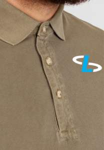 Polo de manga corta a rayas con botones tejidos de algodón y logotipo bordado personalizado del fabricante para hombre - Product Image 4