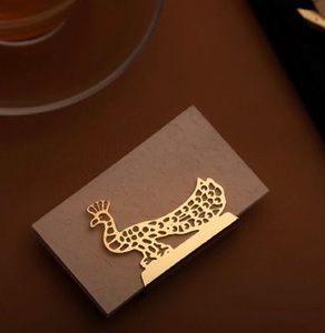 Admirable porte-cartes en acier au design élégant, parfait pour organiser des cartes de visite et de visite à la maison et au bureau - Product Image 4