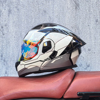 Nouveau modèle de casque de moto rabattable pour hommes et femmes en toutes saisons