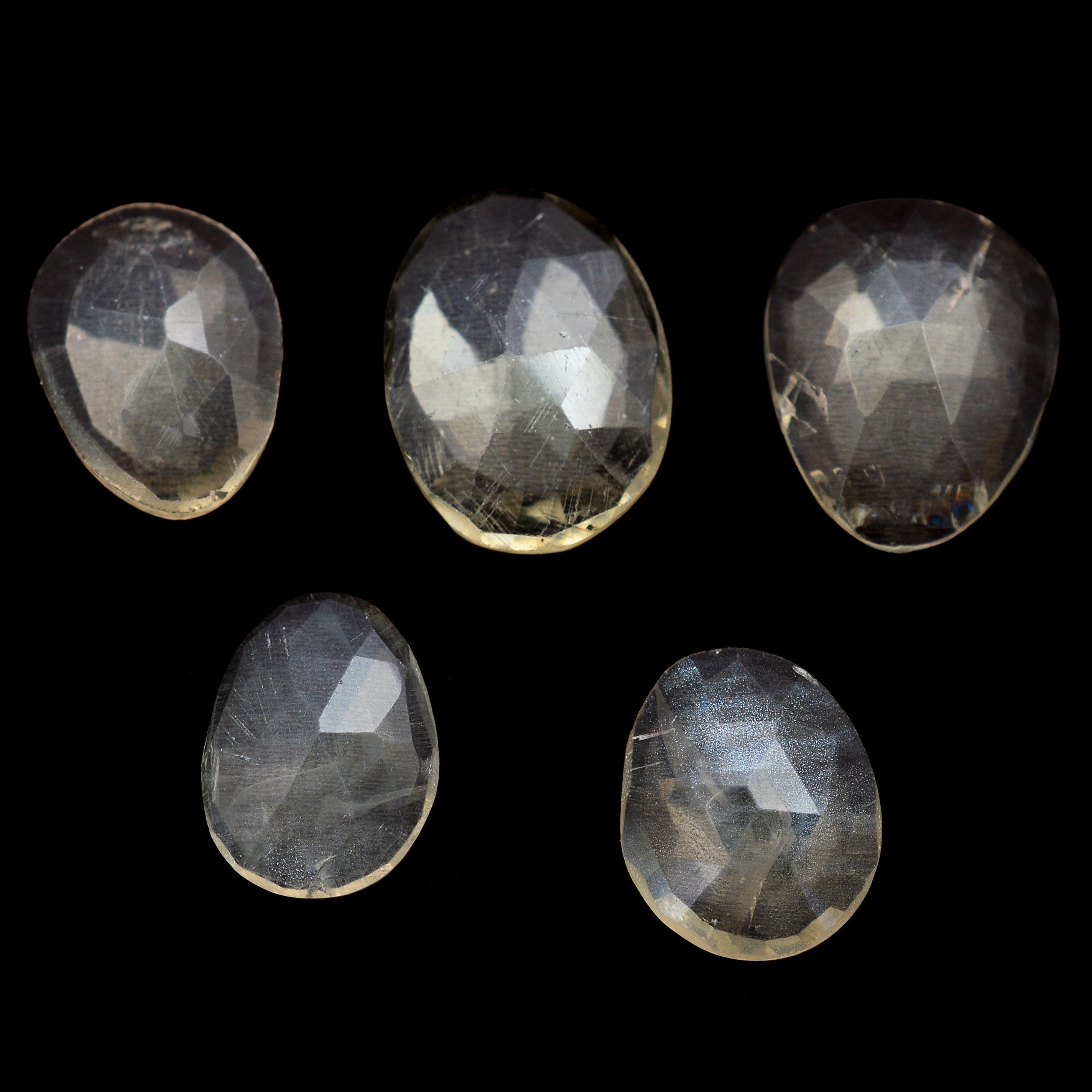 สีเหลือง