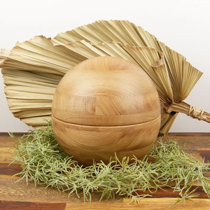 Urne en bois de chêne massif rond naturel de haute qualité, nouveau design, pour les cendres d'adultes, design classique, fabriquée à la main au Vietnam - Product Image 2