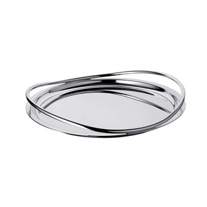 Plateau décoratif en métal argenté avec bordure en relief Plateau ovale argenté pour boissons de service Plateau de table pour hôtels et restaurants - Product Image 3