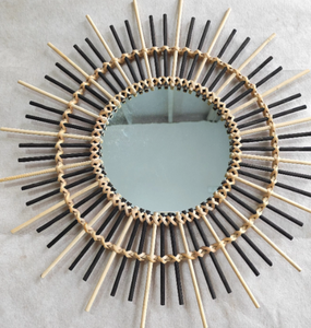 Décoration murale en paille tissée miroir rotin rond fait à la main - Product Image 1