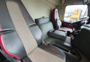 Camion benne Volvo FMX 8X4 Euro 5 de 2016 avec transmission automatique et capacité de charge supérieure à 50 tonnes - Product Image 5