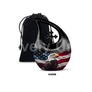 Urna Funeraria en Forma de Lágrima con Diseño Único de Águila y Bandera Americana Negra para Cenizas Humanas, con Bolsa de Terciopelo Gratis - Product Image 2