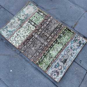 Alfombra Turca Vintage, Alfombra de 1.7x2.8 pies, Alfombra de Lana con Diseño de Parches en Verde y Marrón - Product Image 4