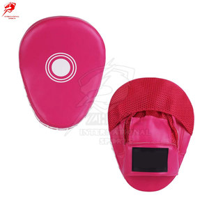 Mitaines de frappe modernes et élégantes pour la vente au détail, en cuir de vachette haute densité, accessoires sportifs - Product Image 6