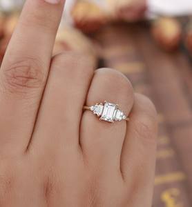 อาร์ตเดคโควินเทจทอง18K แหวนหมั้นและแหวนครบรอบแต่งงานที่ไม่ซ้ำกันกลุ่มมรกตตัด Moissanite ของขวัญที่สมบูรณ์แบบ promiser - Product Image 6