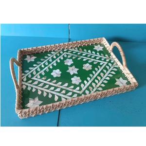 Plateau de Genoux en Bambou au Design Créatif, Matériau Écologique, Plateau en Osier Tressé à la Main, Plateau Incrusté de Nacre, Articles d'Hôtellerie en Bambou Très Demandés - Product Image 1