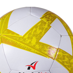 ลูกฟุตบอลอาลาเย่ สีขาวเหลือง ขนาด 5 สำหรับฝึกซ้อม ผลิตจาก PVC ทนทาน - Product Image 6