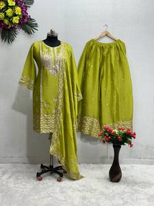 ENSEMBLE DE COSTUME LOURD PAKISHTANI SHARARA - Product Image 5