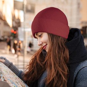 Gorro de invierno de punto de lana suave de primera calidad, gorro térmico cálido unisex, perfecto para viajes de moda al aire libre y uso diario en frío - Product Image 6