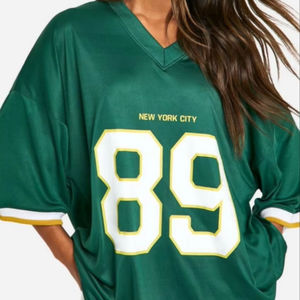 เสื้อฟุตบอลคอวีโอเวอร์ไซส์ใส่ได้ทั้งชายและหญิงสวมใส่สบายและมีสไตล์สำหรับผู้เล่นฟุตบอลชายและหญิง - Product Image 1