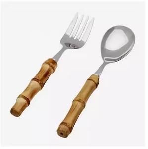 Cuillères à salade de grande taille en acier inoxydable de haute qualité avec manche en bambou - Product Image 1