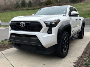 Toyota Tacoma TRD Off Road Hybride d'occasion propre 2025 - Product Image 3