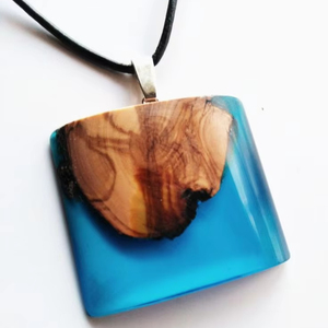 New Modern Style Wood <b>Resin</b> Necklace Pendant Handmade Sweater Chain of Marine Solidified <b>Resin</b> Necklace - Product Image 1