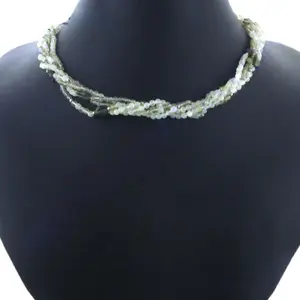 Collier bohème multi-rangs en quartz et perles, forme de chiffre, en jade - Product Image 2