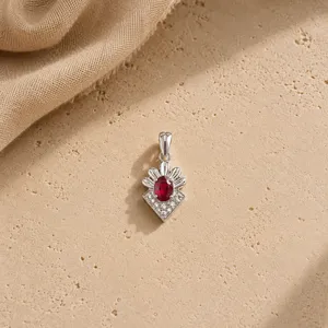 Colgante Religioso Chapado en Oro Rosa y Rodio con Detalles de Jade y Diamantes - Product Image 4