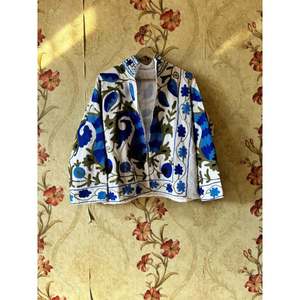 Chaqueta de Algodón Bordada con Estilo, Ligera, Cómoda, Transpirable, Reversible, Abrigo de Invierno con Patrón Sólido y Plumas Teñidas - Product Image 1