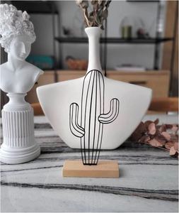 ของตกแต่งชั้นวางรูปกระบองเพชรดีไซน์แบบมินิมอลรูปปั้นเป็นโลหะและไม้สีดำสำหรับตกแต่งบ้านของตกแต่งโต๊ะในโรงแรมร้านอาหารห้องพัก - Product Image 3