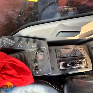 Excavatrice Hitachi ZX200 d'occasion de qualité supérieure à vendre, modèle mini avec moteur Cummins, composants essentiels inclus - Product Image 6