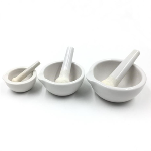 סט טיט וגלגלי חרסינה לבן מעבדה עם נבט - Product Image 3