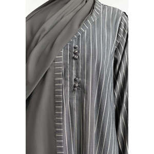 Abaya de Georgette a Rayas de Estilo Modesto con Pañuelo Transpirable KAB-22129 - Product Image 2