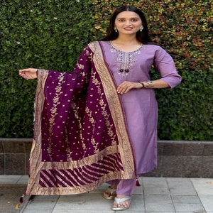 Seda Romana de Alta Demanda con Kurti, Pantalón y Dupatta Hechos a Mano, Calidad de Exportación India al Precio Más Bajo, Fabricante de Surat - Product Image 1