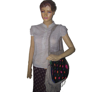 Elegante bolso étnico con detalles de espejo y patrones coloridos para mujeres que aman la moda tradicional y Bohemia - Product Image 4