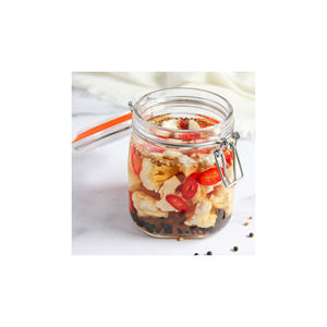 Pepinillos picantes de ajo con sabor audaz Fiery Kick Coliflor en escabeche con un golpe de especia abundante - Product Image 1