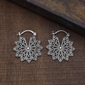 Boucles d'oreilles créoles mandala bohèmes exclusives, boucles d'oreilles bohèmes en laiton pour femmes, plaqué argent, filigrane tribal, éclat étoilé bohème, vente en gros/OEM/ODM - Product Image 6