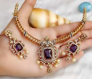 Ensemble de bijoux Hasli en CZ taille étoile, finition mate, collier et boucles d'oreilles pour femmes, parfait pour les soirées, ensemble minimaliste - Product Image 3