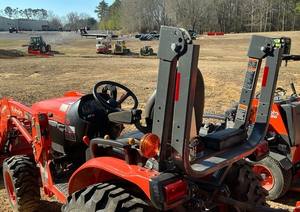 Tracteur agricole 4x4 Kubota B2601HSD-1 de haute qualité avec chargeur, 23 CV, pour jardinage, moteur et boîte de vitesses très abordables - Product Image 4