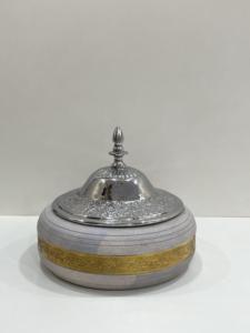 ชามเสริฟทรงกลมพร้อมฝาปิดชุดถ้วยอาราบิก3ชุดตกแต่งสีทองพร้อมฝาปิดวันที่น่าสนใจ - Product Image 5